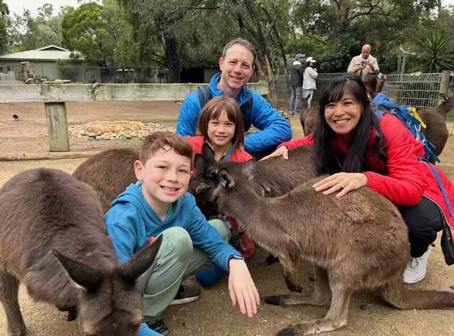 Shirlee Xie, son époux, et leurs deux enfants 