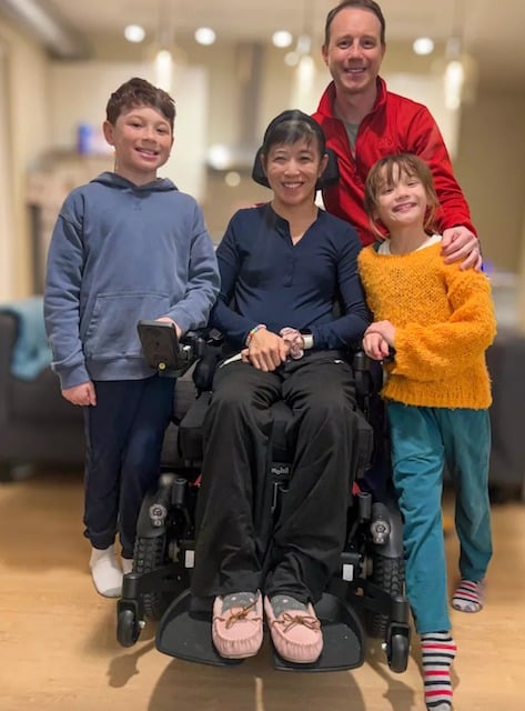 Shirlee Xie, son époux, et leurs deux enfants 