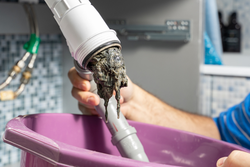 Déboucher une canalisation - Astuces plomberie: Déboucher facilement une  canalisation 
