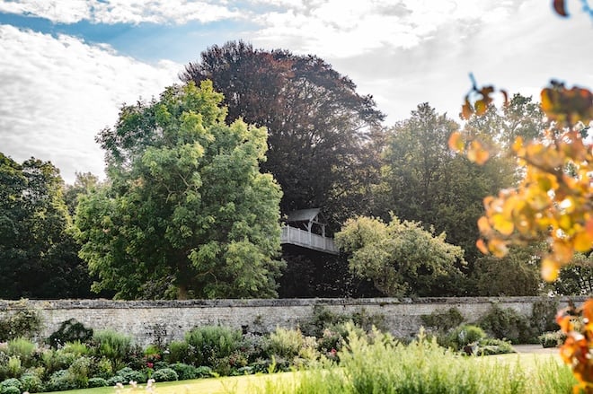 la cabane perchée dans les arbres du Château d'Audrieu