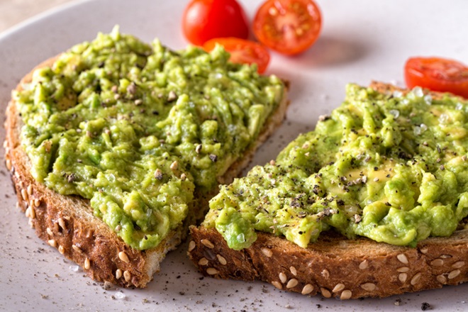 tartine à l'avocat écrasé