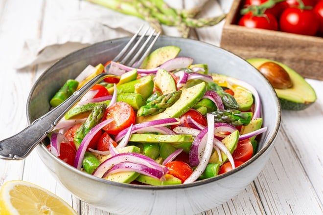 assiette de salade aux crudités