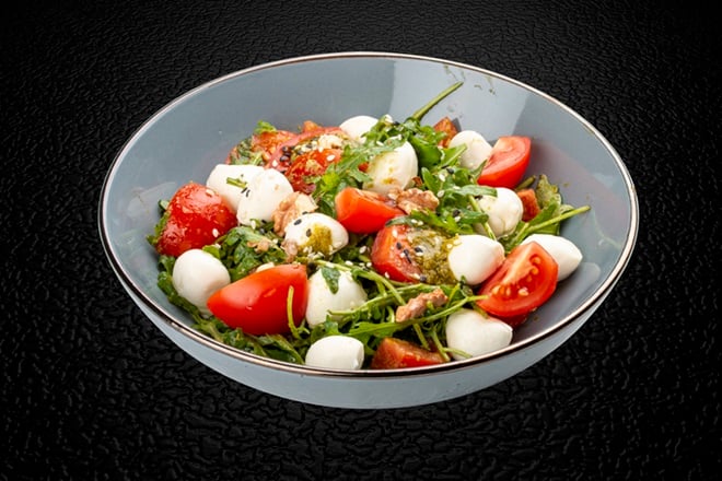 salade tomates mozzarella roquette