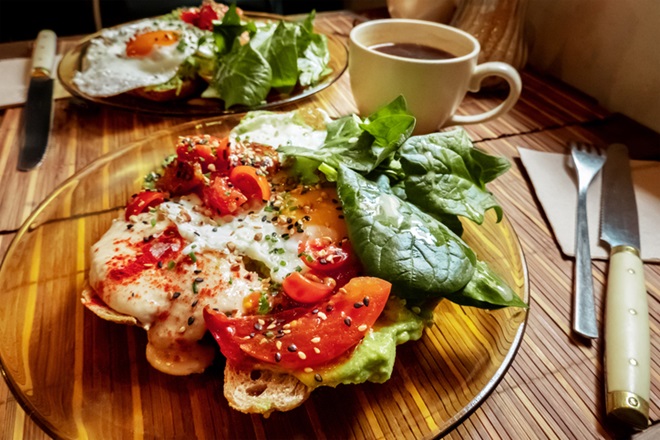 tartine avocat tomates fromage