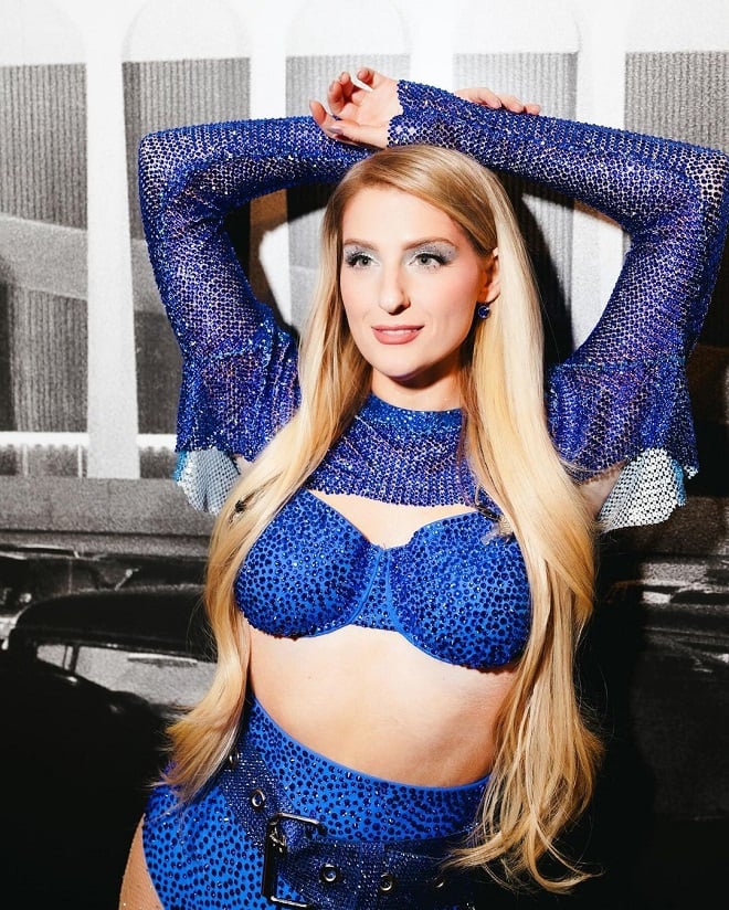 Meghan Trainor en tenue de spectacle sur Instagram