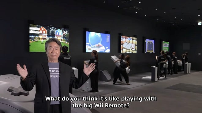 Shigeru Miyamoto faisant une visite virtuelle du musée Nintendo