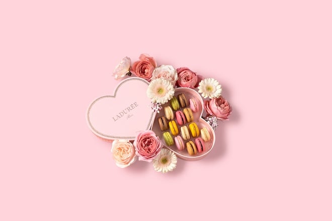 macarons Ladurée dans un coffret coeur 