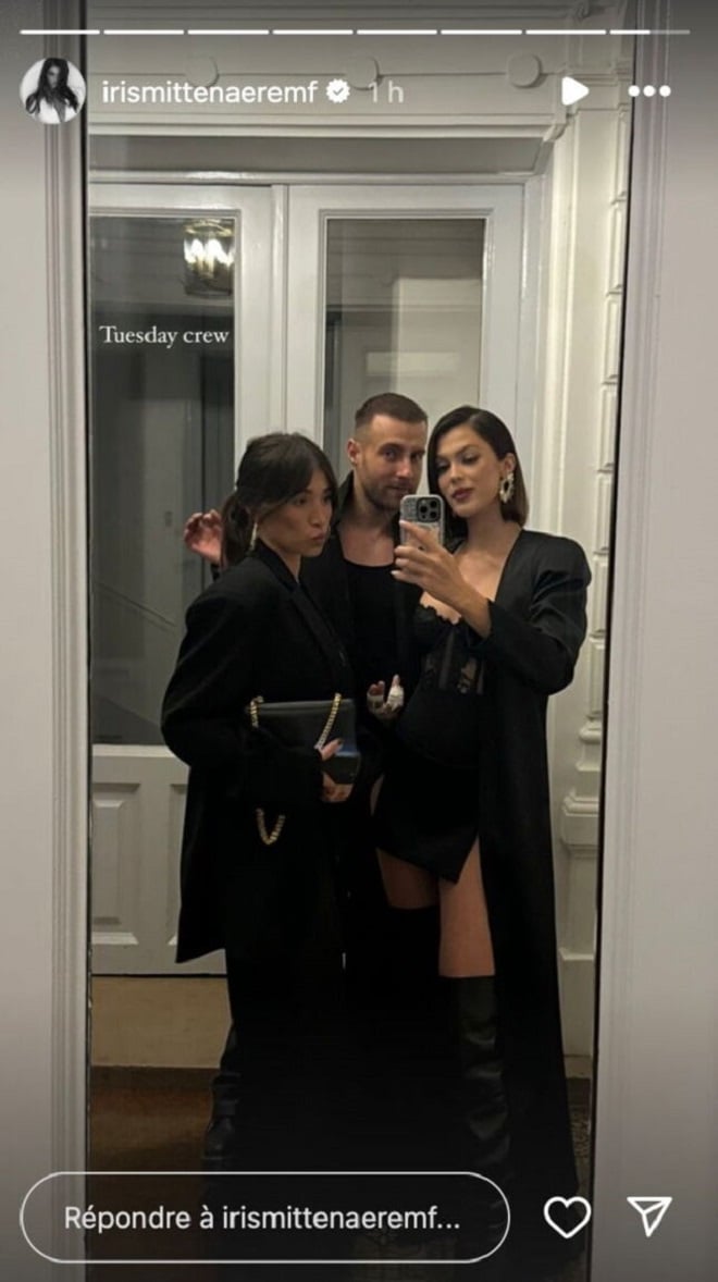 Iris Mittenaere posant avec des amis lors du Etam Show