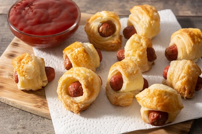 petits roulés à la saucisse