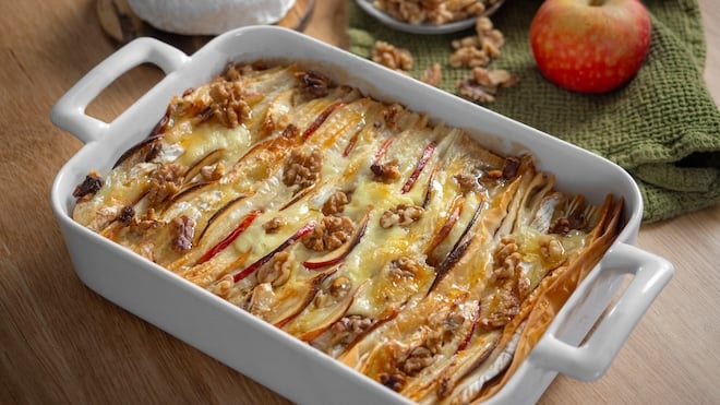 gratin de pâte filo au camembert, pommes et noix