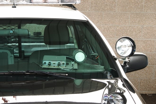 voiture de police avec radar équipé